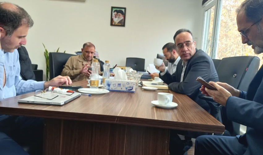 جلسه‌ آماده‌سازی و هماهنگی رویداد بزرگ ۲۰ آذر با حضور دکتر موسوی رئیس مرکز حوزه ریاست و روابط عمومی دانشگاه، دکتر نمکی معاون دانشگاه و اعضای کمیته برگزاری رویداد تشکیل شد.