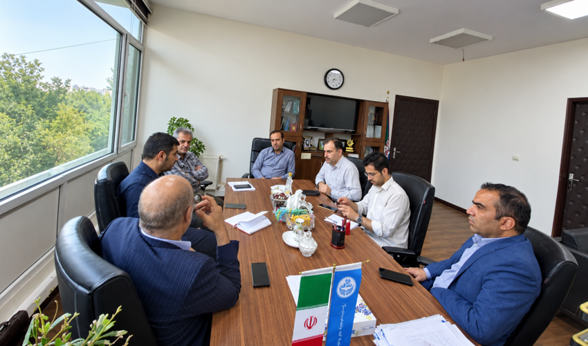 برگزاری نشست‌های دکتر علی نمکی، با سرمایه‌گذاران